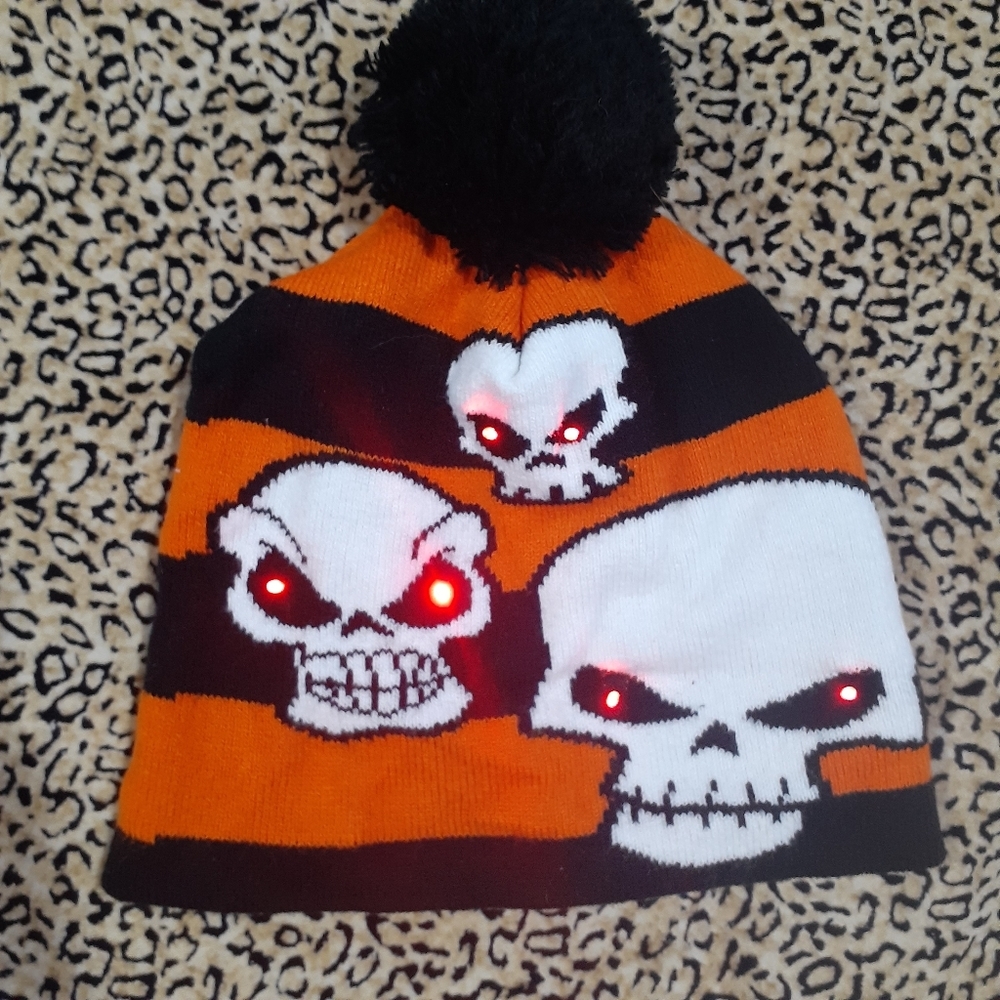 🌈LED Adjustable Glowing Eye Skull Hat NWOT